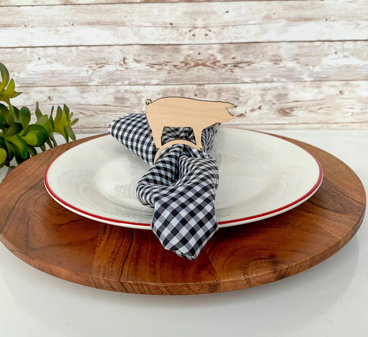 Farmhouse napkin rings, personalized wood farm animal napkin rings,  cow chicken pig, farm kitchen decor,  cow napkin ring, c