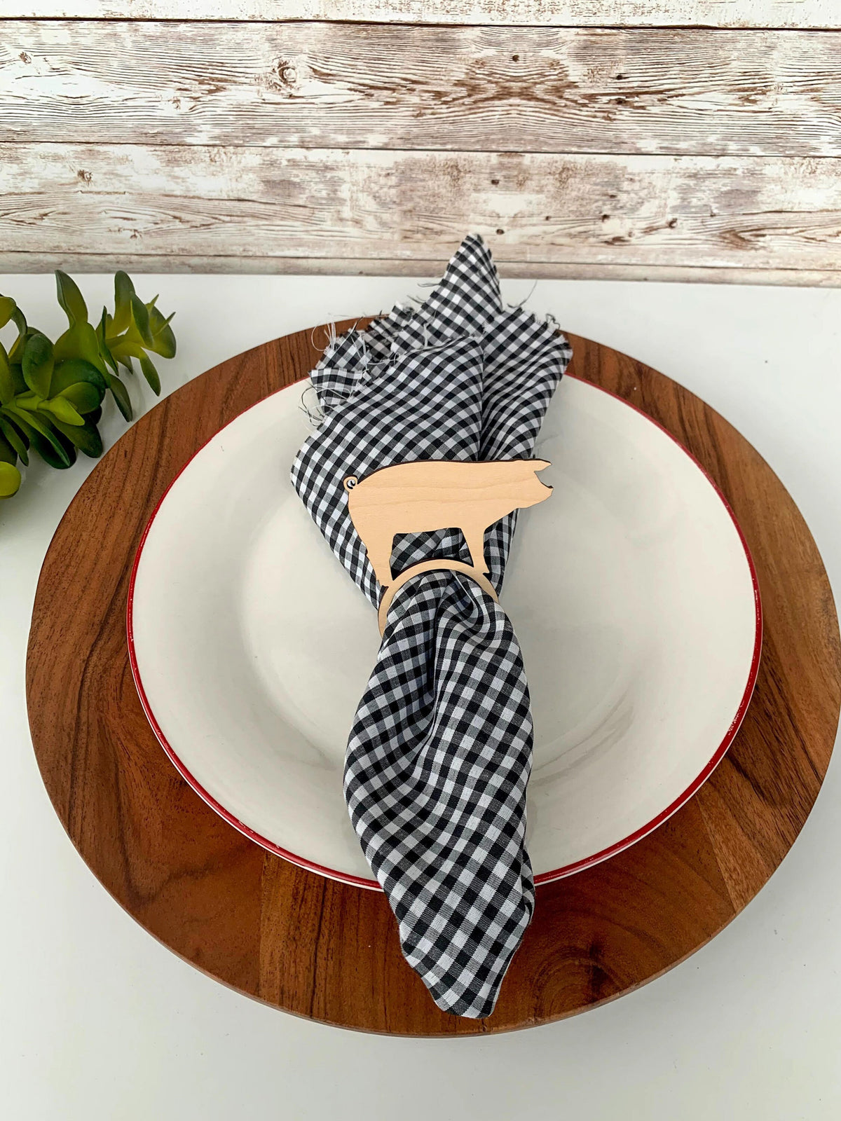 Farmhouse napkin rings, personalized wood farm animal napkin rings,  cow chicken pig, farm kitchen decor,  cow napkin ring, c